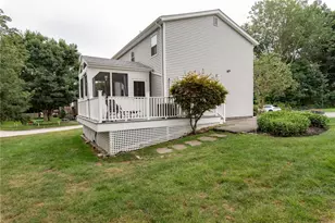 18 Woodcrest Dr, Johnston, RI 02919 - Photo 6