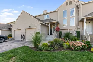 102 Palmer Dr, North Providence, RI 02904 - Photo 1