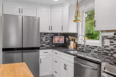 198 Holland Street, Cranston, RI 02920 - Photo 14