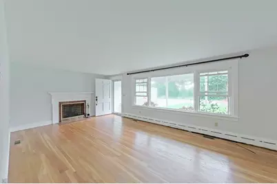 1290 West Main Road, Portsmouth, RI 02871 - Photo 2