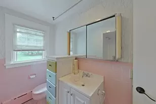 1290 W Main Rd, Portsmouth, RI 02871 - Photo 14