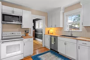 84 Waterman Ave, Cranston, RI 02910 - Photo 16