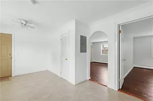 70 Carroll Ave, Newport, RI 02840 - Photo 4