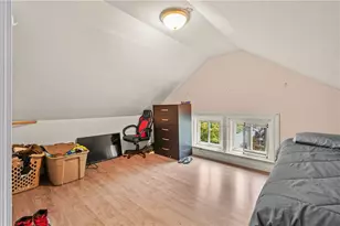 329 Plainfield St, Providence, RI 02909 - Photo 8
