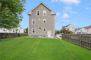 117 Englewood Ave, Pawtucket, RI 02860 - Photo 14