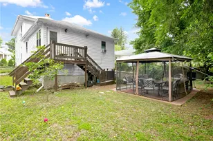 26 Gentian Ave, Providence, RI 02908 - Photo 4