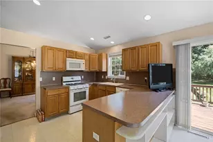 22 Apple Ridge Rd, Cumberland, RI 02864 - Photo 8