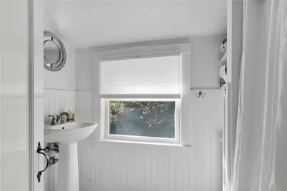 72 Kane Avenue, Middletown, RI 02842 - Photo 22