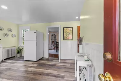 72 Kane Avenue, Middletown, RI 02842 - Photo 2