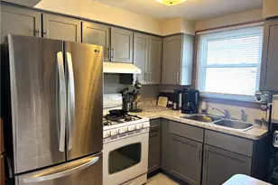 89 Manomet St, Providence, RI 02908 - Photo 2