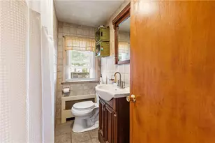 59 Wells Ave, Warwick, RI 02889 - Photo 10