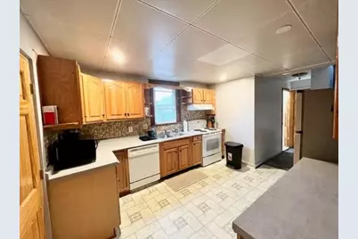 10 Hammond Street #B, Newport, RI 02840 - Photo 2