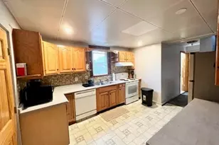 10 Hammond St, Newport, RI 02840 - Photo 2