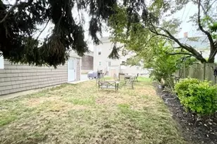 10 Hammond St, Newport, RI 02840 - Photo 20