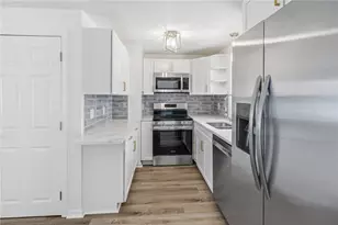 23 Benefit St, Warwick, RI 02886 - Photo 12