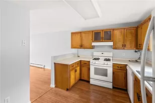 479 Providence St, Warwick, RI 02886 - Photo 4
