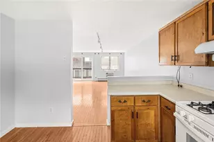 479 Providence St, Warwick, RI 02886 - Photo 6