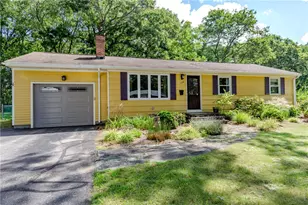 108 Elmwood Dr, North Kingstown, RI 02852 - Photo 1
