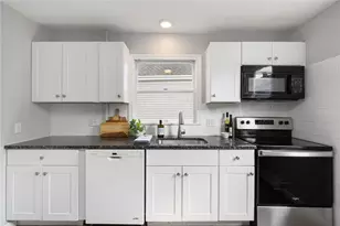 75 Tilden Ave, Newport, RI 02840 - Photo 16