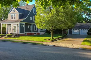 225 Hunts Ave, Pawtucket, RI 02861 - Photo 1