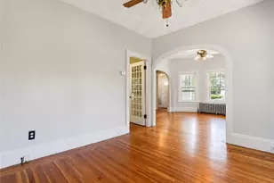 225 Hunts Ave, Pawtucket, RI 02861 - Photo 14