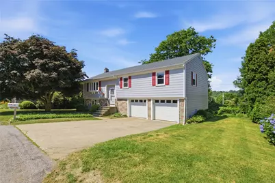 18 Continental Drive, Middletown, RI 02842 - Photo 2