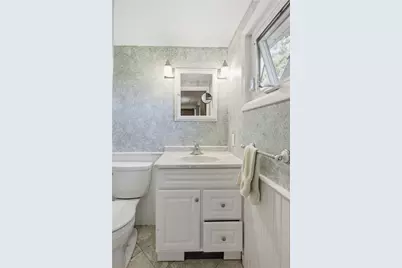 18 Continental Drive, Middletown, RI 02842 - Photo 22