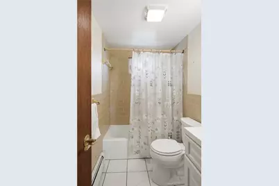 18 Continental Drive, Middletown, RI 02842 - Photo 14