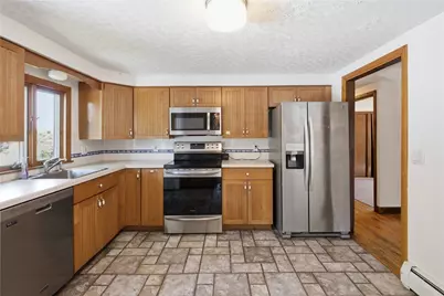 18 Continental Drive, Middletown, RI 02842 - Photo 10
