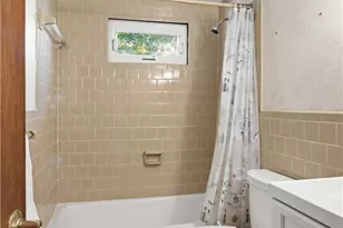 18 Continental Dr, Middletown, RI 02842 - Photo 20