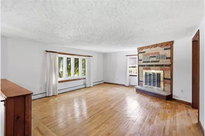 18 Continental Drive, Middletown, RI 02842 - Photo 4