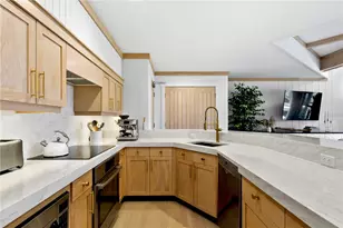125 Corys Ln, Portsmouth, RI 02871 - Photo 14