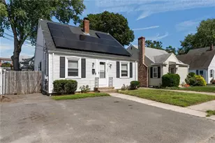 39 Wollaston St, Cranston, RI 02910 - Photo 2