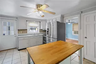 39 Wollaston St, Cranston, RI 02910 - Photo 14