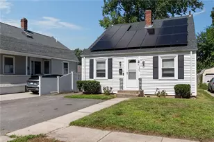 39 Wollaston St, Cranston, RI 02910 - Photo 4