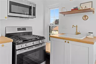 16 Sherman St, Newport, RI 02840 - Photo 16