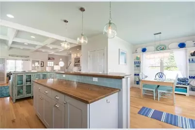 10 Julia Court, Middletown, RI 02842 - Photo 16