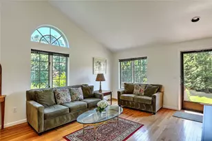 101 Cardinal Dr, North Kingstown, RI 02852 - Photo 6