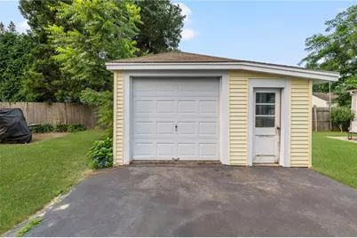 76 Myrtle Avenue, Cranston, RI 02910 - Photo 32