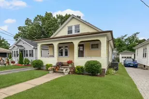 76 Myrtle Ave, Cranston, RI 02910 - Photo 1