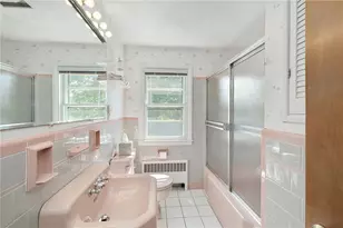 22 Noble St, Narragansett, RI 02882 - Photo 32