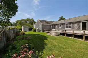 22 Noble St, Narragansett, RI 02882 - Photo 2