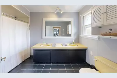211 Toledo Avenue, Pawtucket, RI 02860 - Photo 6