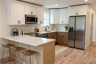 32 Pumgansett St, Providence, RI 02908 - Photo 4
