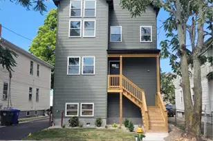 32 Pumgansett St, Providence, RI 02908 - Photo 2