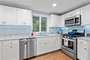 109 Scott Rd, Cumberland, RI 02864 - Photo 10