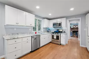 109 Scott Rd, Cumberland, RI 02864 - Photo 6