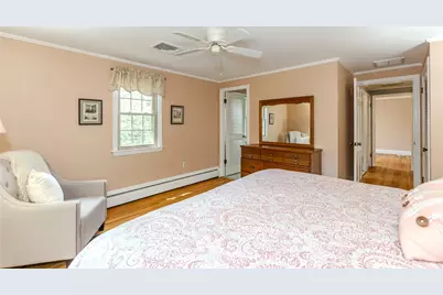 10 Circle Drive, Middletown, RI 02842 - Photo 32