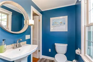 10 Circle Dr, Middletown, RI 02842 - Photo 18