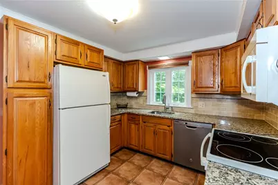 10 Circle Drive, Middletown, RI 02842 - Photo 14